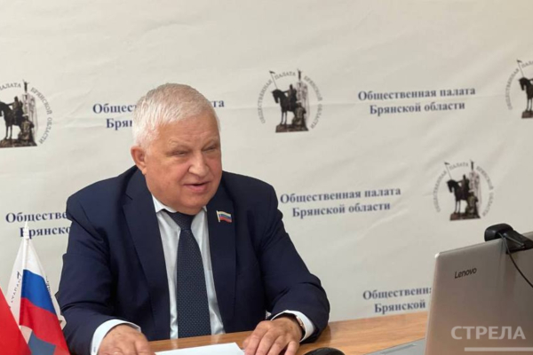 О работе наблюдателей на выборах проинформировал председатель штаба Общественного наблюдения Валерий Родоманов