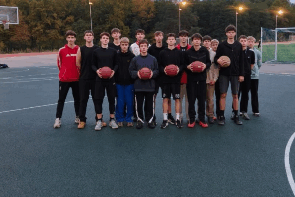 Современная баскетбольная площадка появилась в Брянске