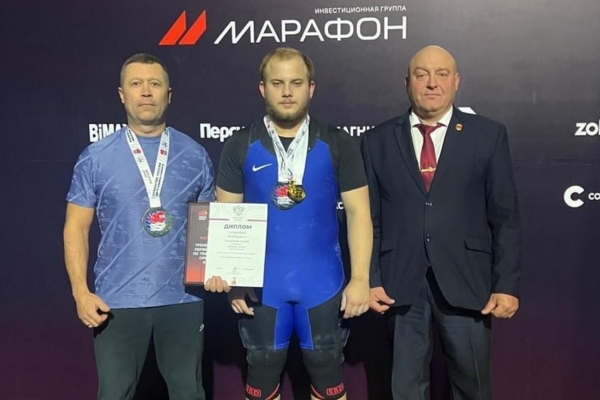 Спортсмен из Брянска стал победителем первенства России по тяжелой атлетике