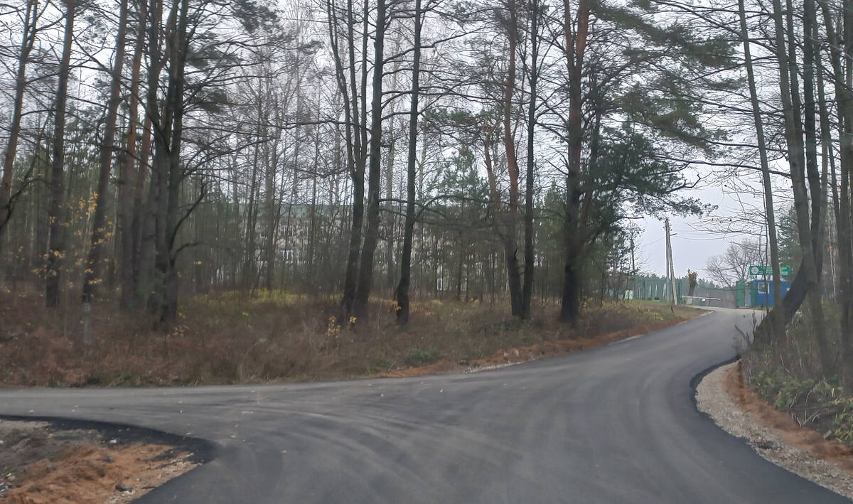 На Брянщине в Жуковке ремонтируют дорогу к «Центру помощи детям»