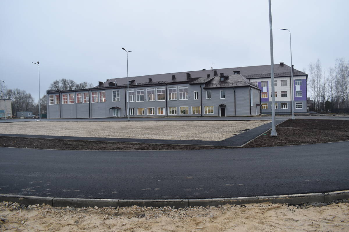 Строительство многофункциональной площадки завершается в брянской Клетне