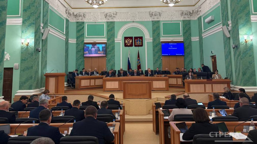 Глава Брянщины выступает с докладом о развитии региона в областной Думе