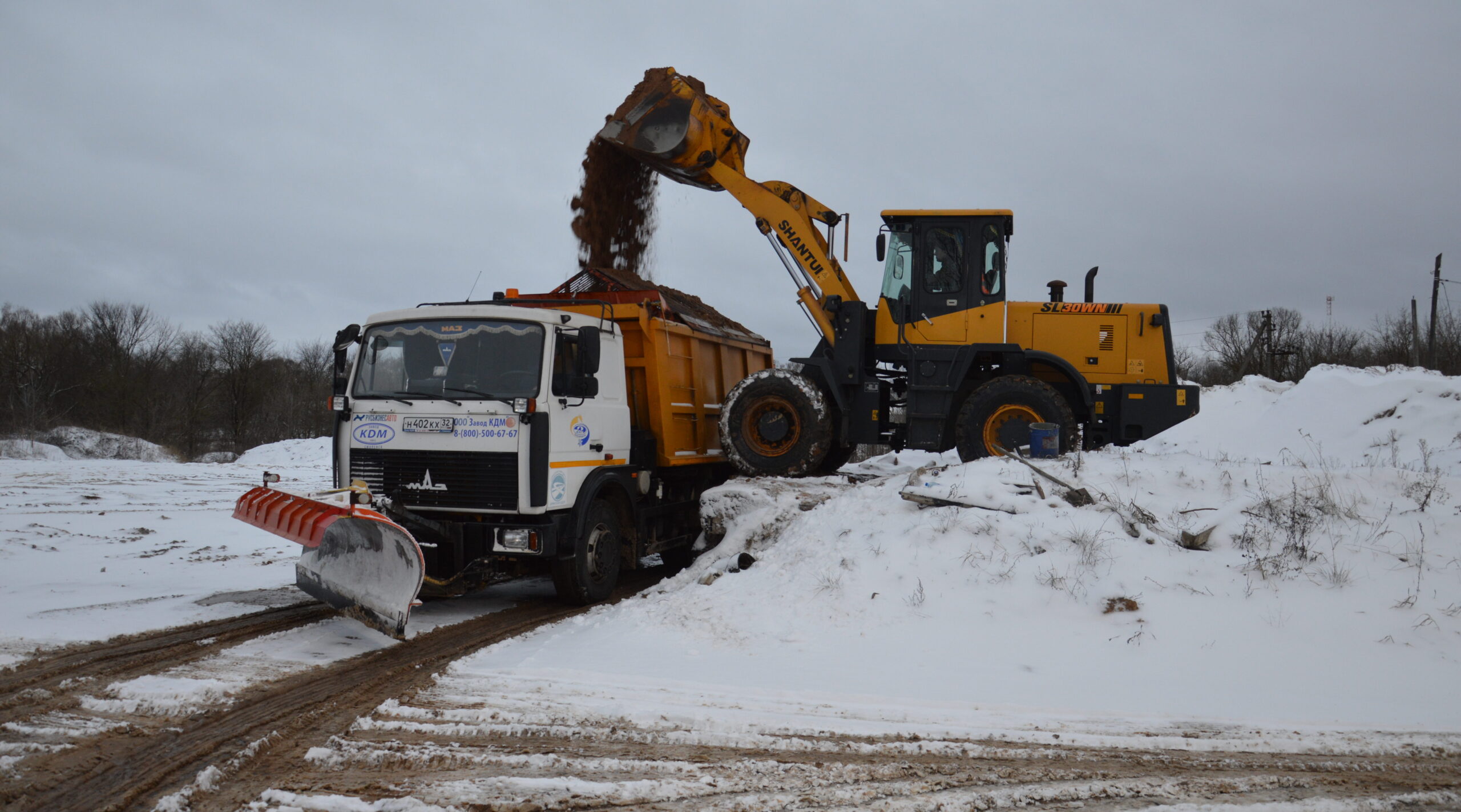 Расчистка дорог в районе