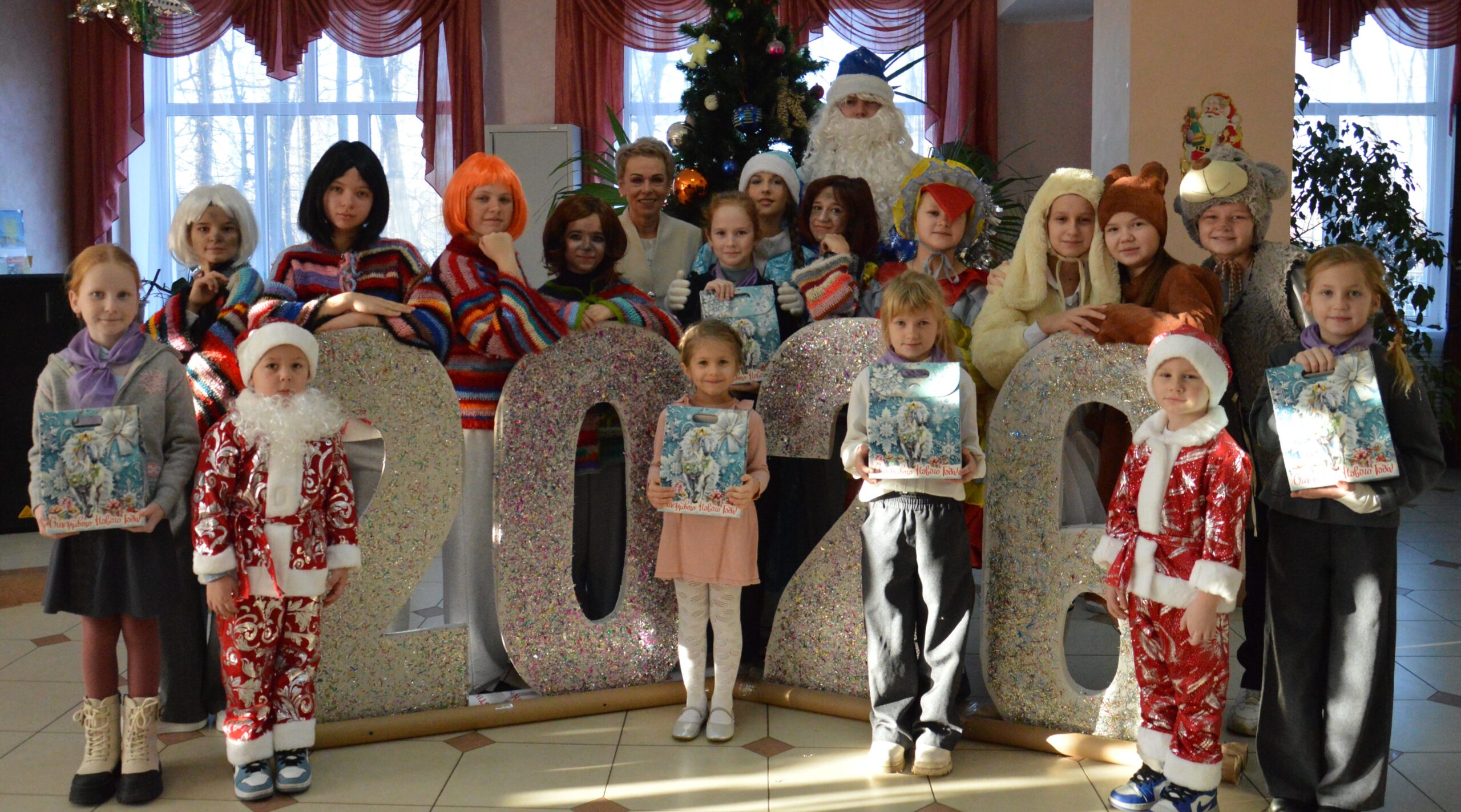 Районная новогодняя елка для детей: праздник чудес и волшебства