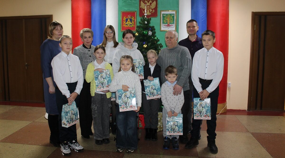 Новогодние подарки от депутата