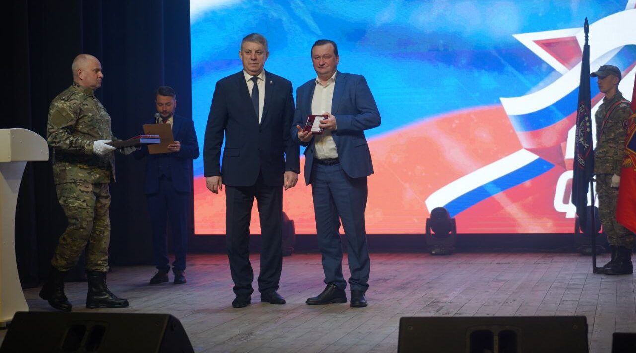 Губернатор Брянщины вручил награды бойцам  «БАРС-Брянск»