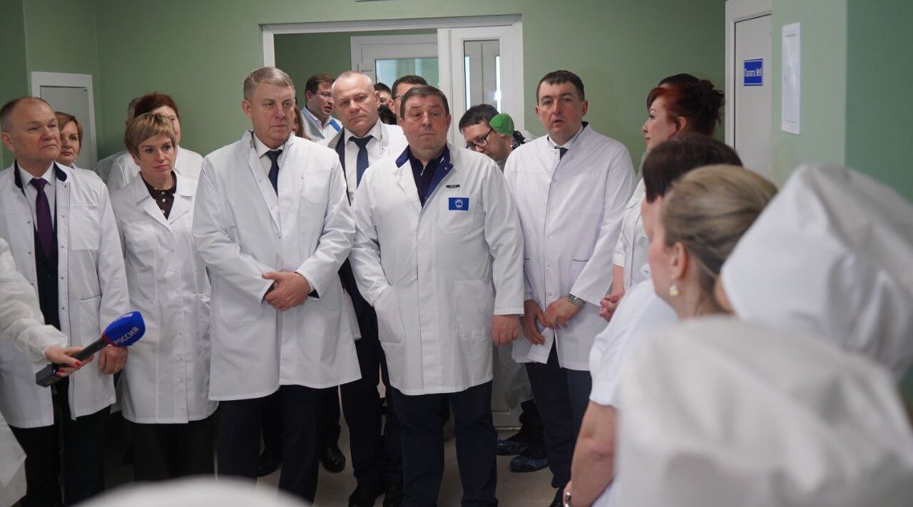 Посетили обновлённую больницу в Почепе