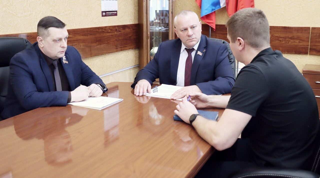 Валентин Суббот встретился с участником программы «Брянские герои» Егором Сычевым