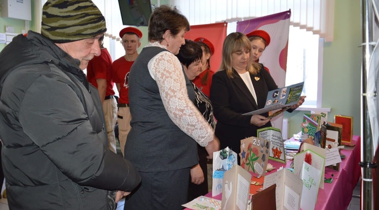 Конкурс- выставка открыток для бойцов СВО