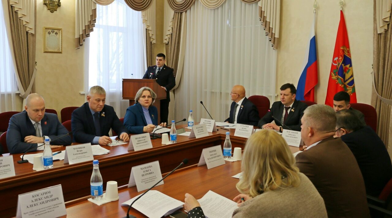 Депутаты обсудили вопрос об использовании муниципалитетами средств дорожного фонда