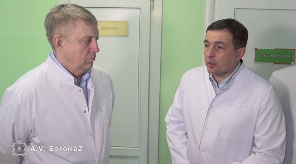 Александр Богомаз  навестил в больнице пострадавших при ракетном ударе