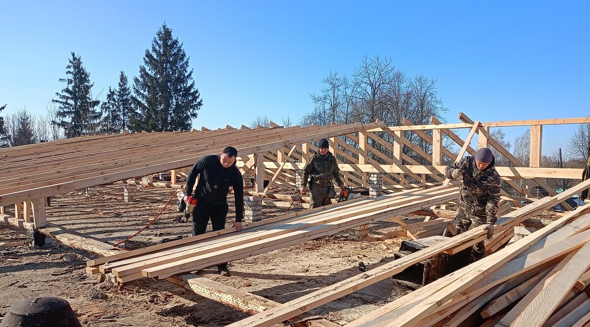 В районном ДК приступили к ремонту кровли