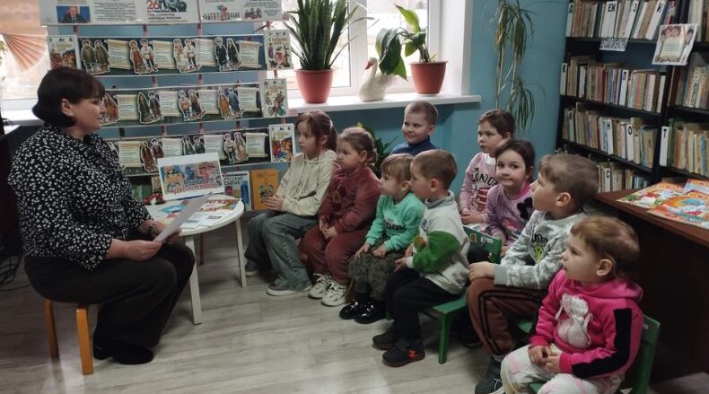 В Уношевской библиотеке прошел литературной час «Сказки народов России»