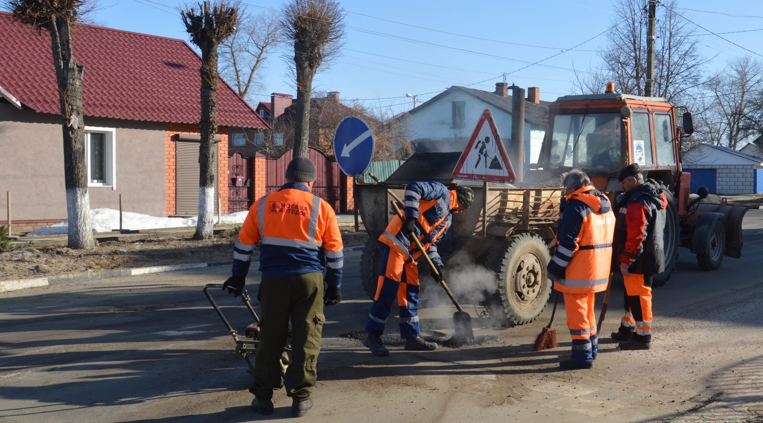 Ремонт дорог продолжается