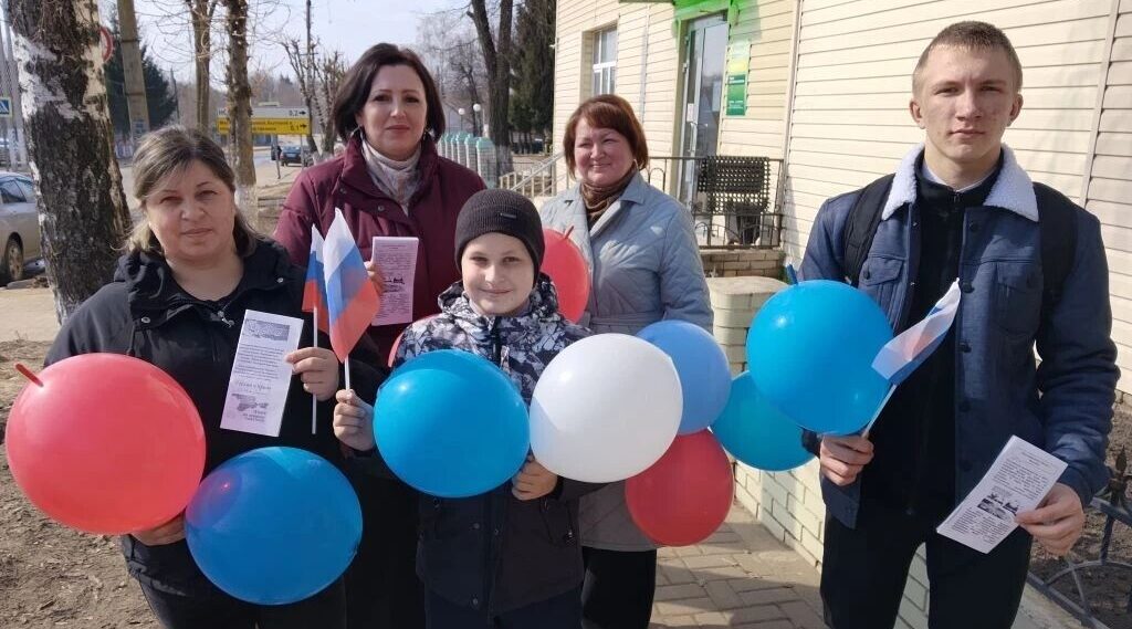 Культработники Гордеевского района провели акцию «Крымская весна»