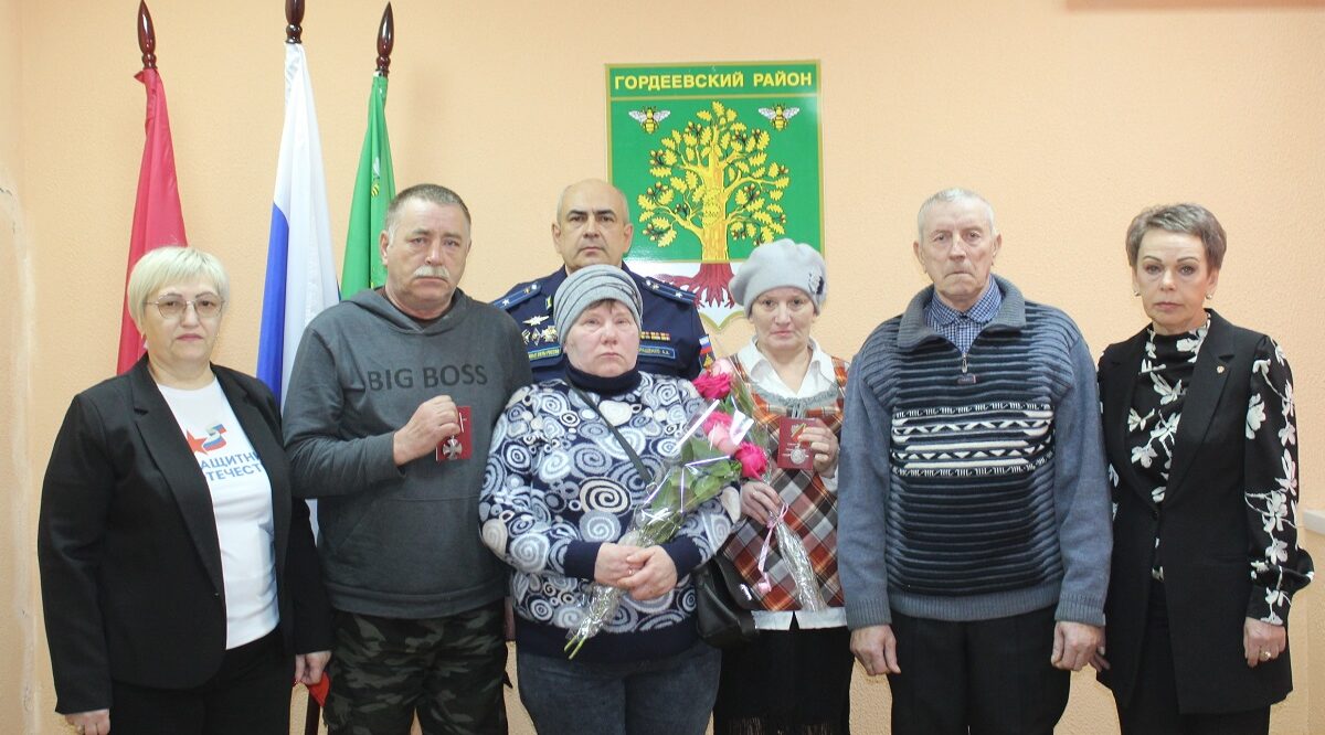 Благодарность и низкий поклон живым, вечная слава павшим