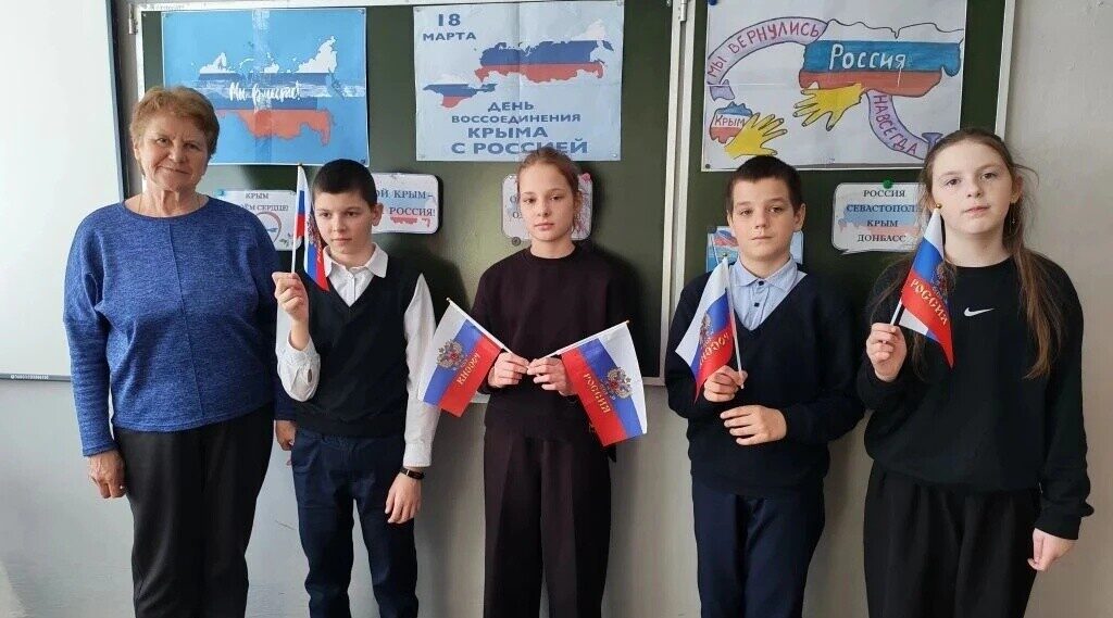 Учащимся Петровобудской школы рассказали о Крыме