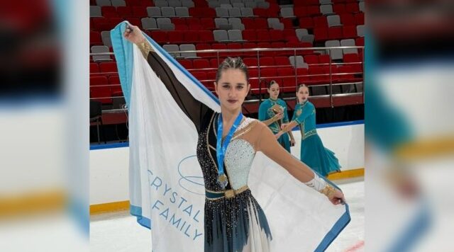 Дарья Блинкова — победитель Первенства России по синхронному катанию на коньках