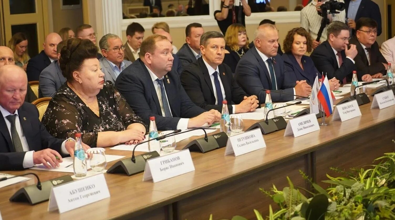 Продолжается обсуждение взаимовыгодного сотрудничества на форуме «Гомель-Брянск»