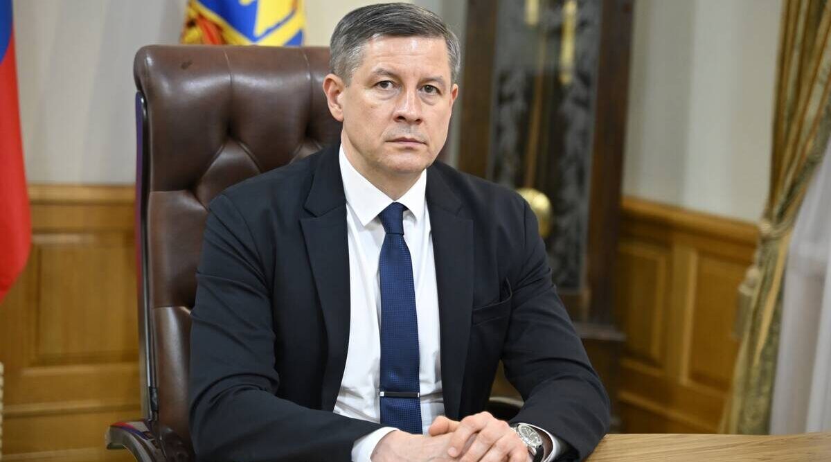 Егор Ковальчук поздравил  выпускников Брянщины с Последним звонком