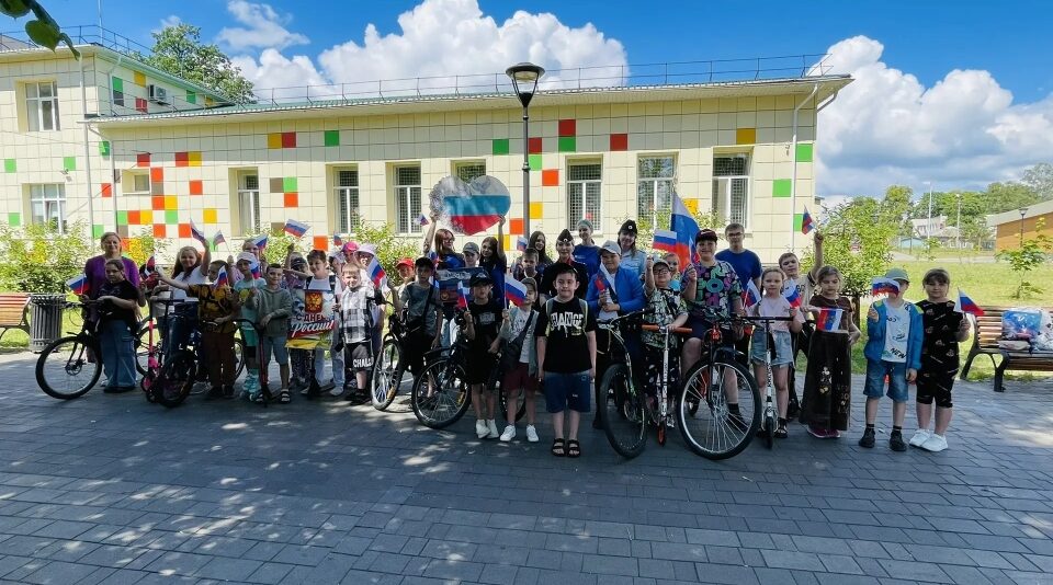 Транспортные полицейские провели мероприятие «Гордость моя – Россия, безопасность – мой закон»