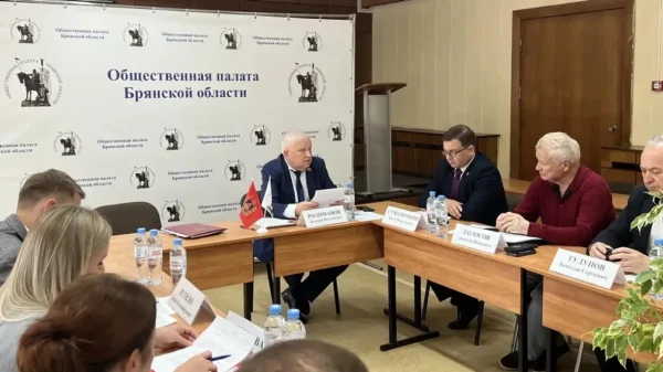 В Брянске Общественная палата и реготделения политических партий подписали соглашения о сотрудничестве