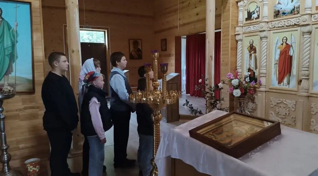 Школьники посетили храм с богатой историей