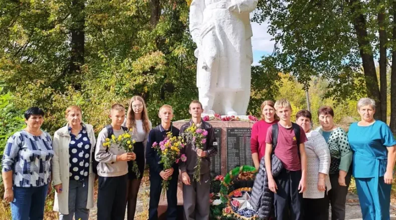 Патриотический час: «Родную землю отстояли»