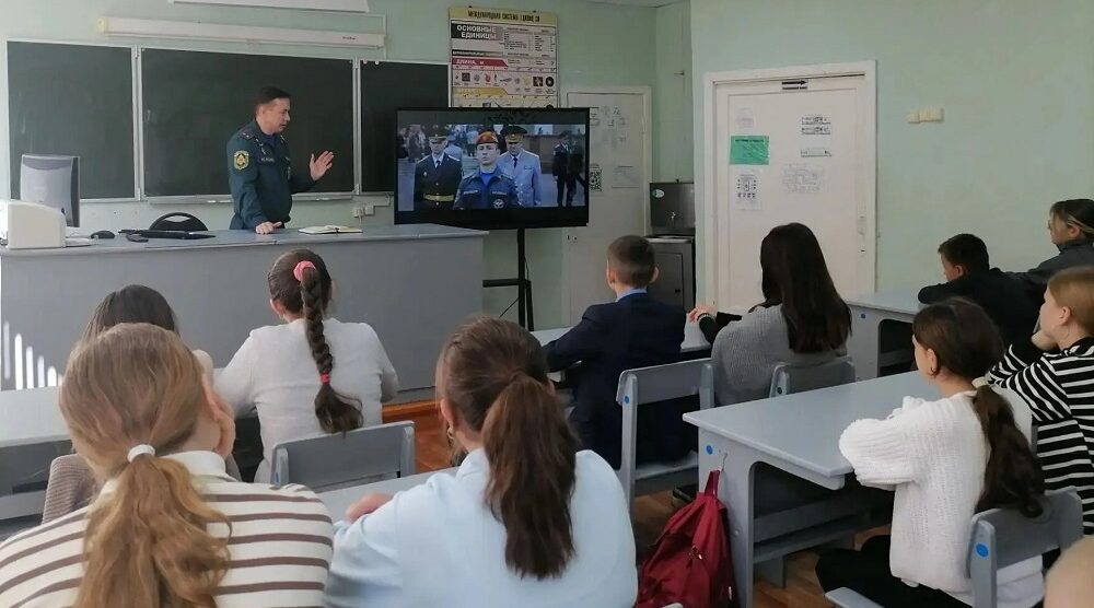 Путь героя начинается со школьной скамьи