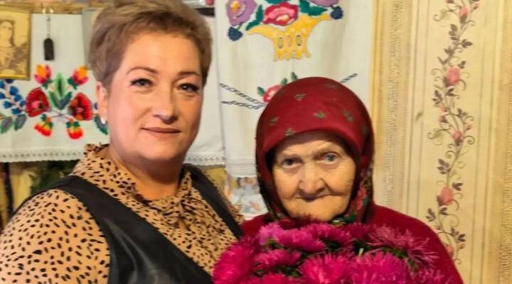 Поздравления принимала  долгожительница