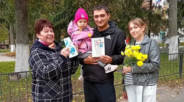 Поздравительная акция «Отец – семьи опора!» прошла в Гордеевском районе