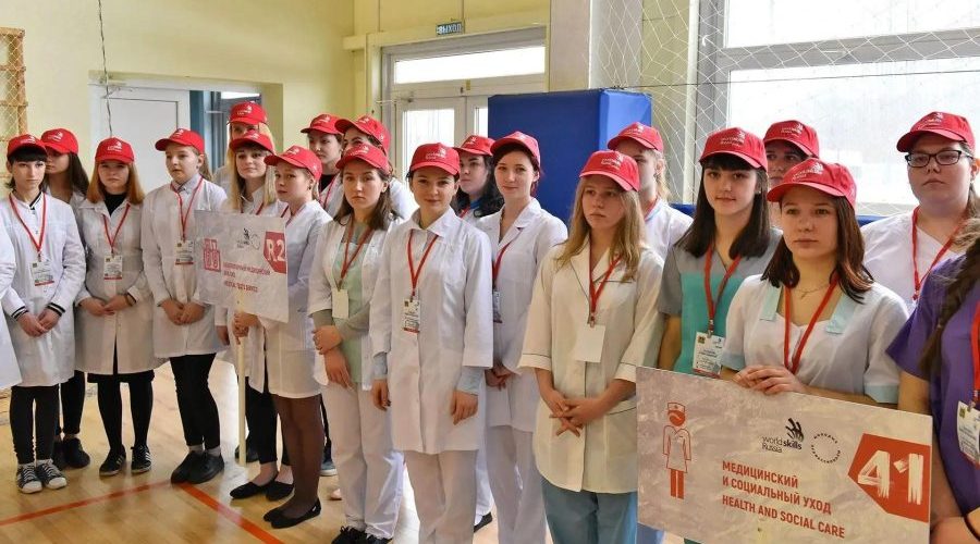 Глава Брянщины  поздравил преподавателей с профессиональным праздником